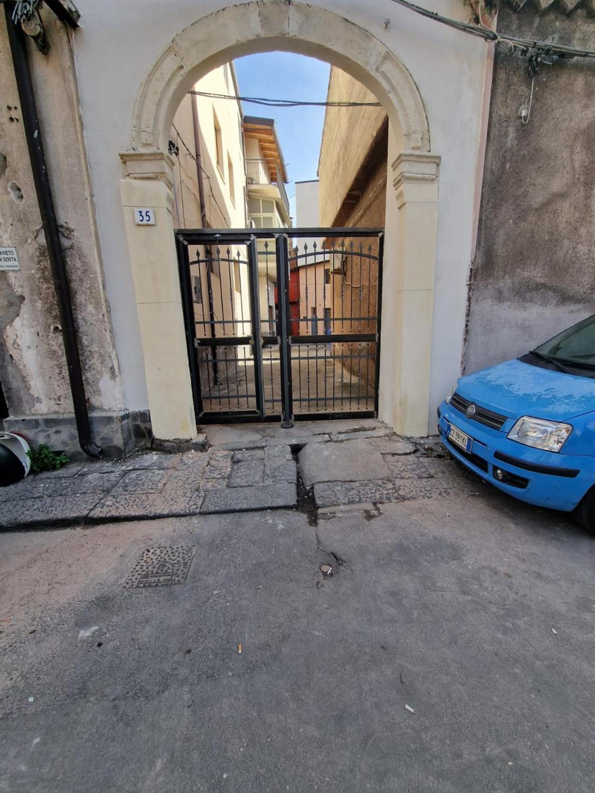 House In The Castle Via Gramignani N 35 Catania Villa Exterior photo